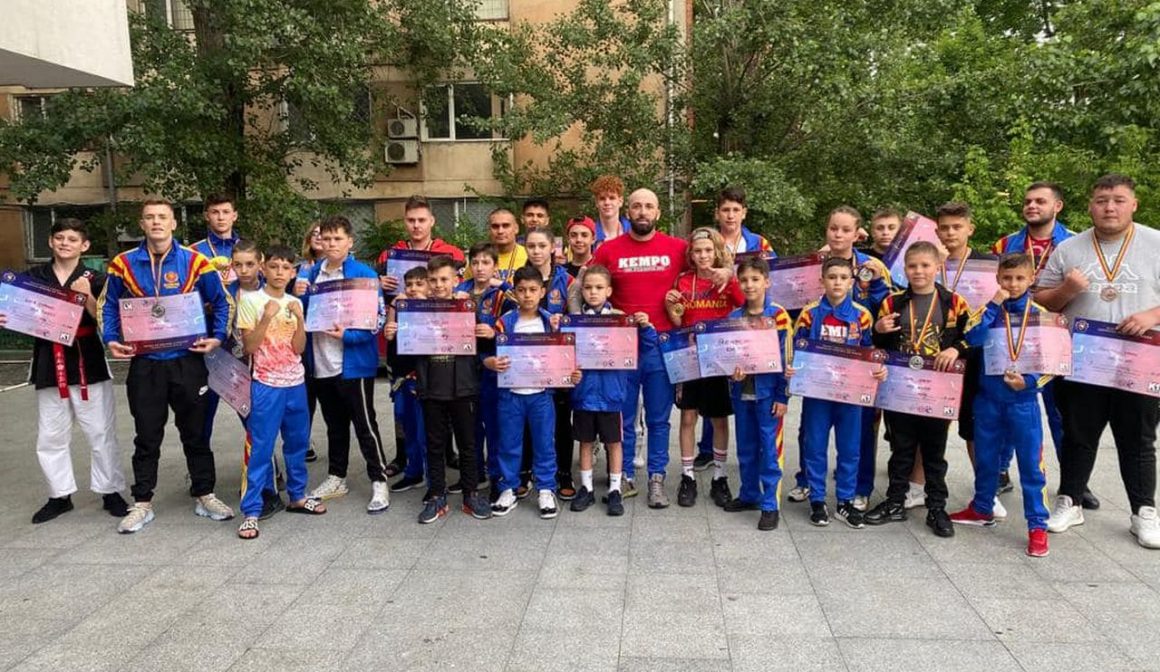 Sportivii de la CSM Ploieşti, 16 medalii obţinute la Campionatul Naţional de Kempo K1!