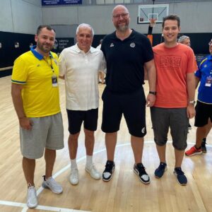 Şi antrenorii învaţă baschet: Mihai Popa şi Ionuţ Ivan, la cursuri de perfecţionare în Europa!