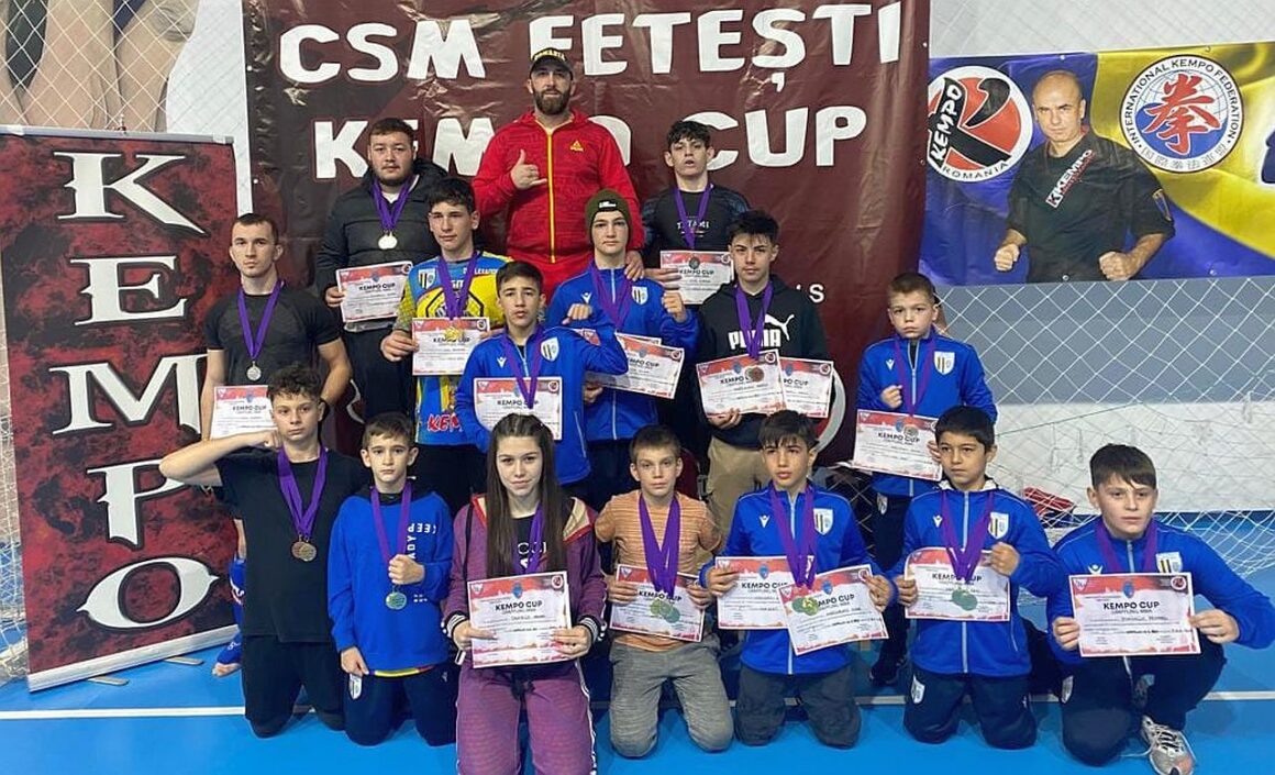Sportivii pregătiţi de Ghiocel Petrea, 39 de medalii obţinute la CSM Feteşti Kempo Cup!