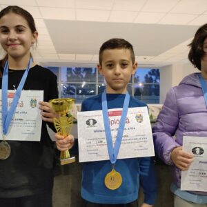 Weekend cu 15 medalii pentru sportivii secţiei de şah a CSM Ploieşti!