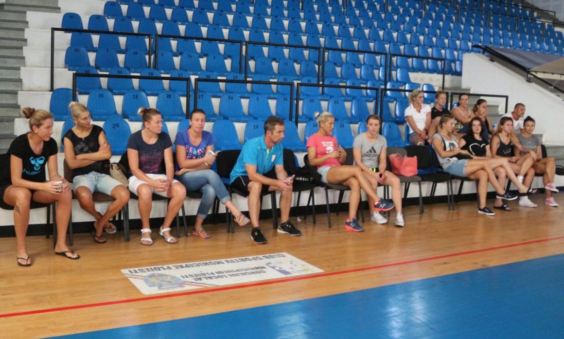 Echipa de handbal feminin, în grevă pentru neplata salariilor!