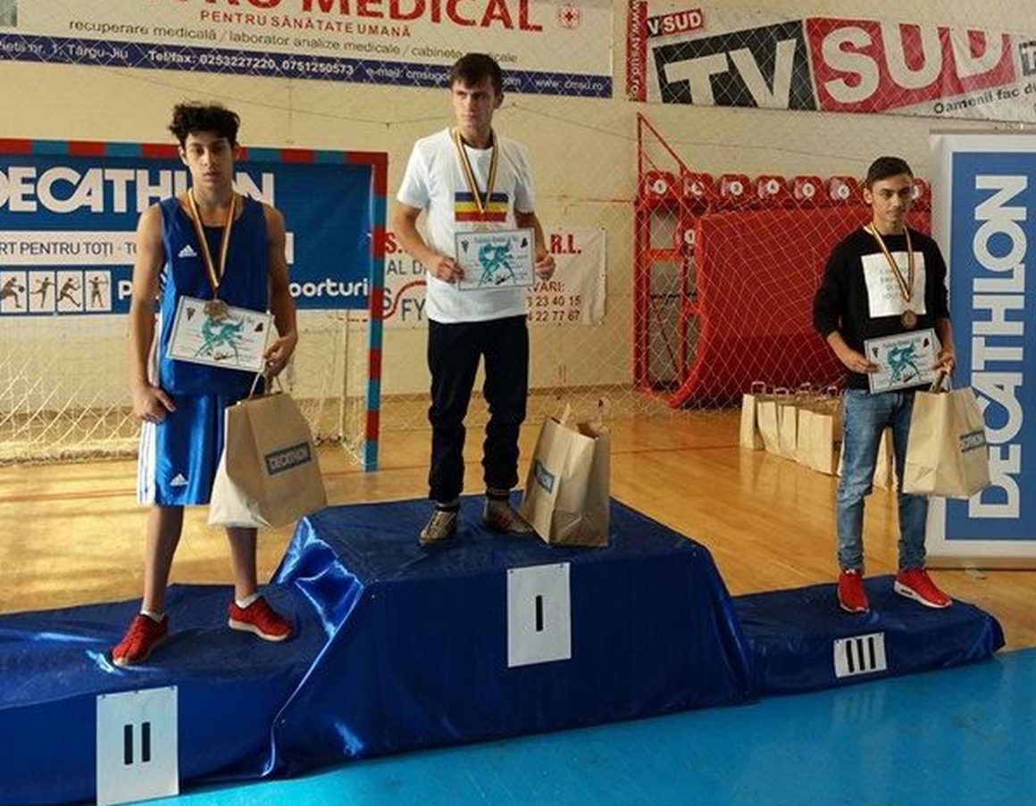 Răzvan Mihai, argint la Finalele Campionatului Naţional de Box rezervat juniorilor!