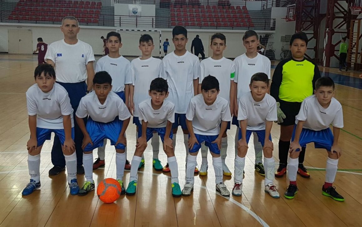 Juniorii de la CSM Ploieşti, calificaţi în „sferturile” Cupei Moş Crăciun la minifotbal!
