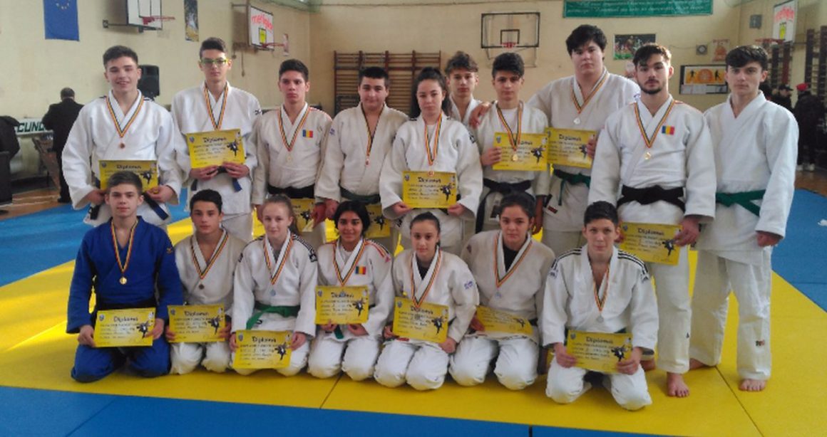 17 medalii şi locul I la Cupa „CSM Ploieşti” la judo!