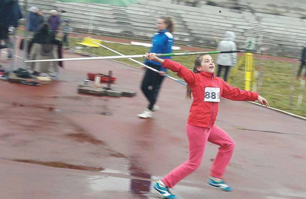 Micile atlete de la CSM Ploieşti, de trei ori pe podium la Campionatul Municipal de aruncări lungi!