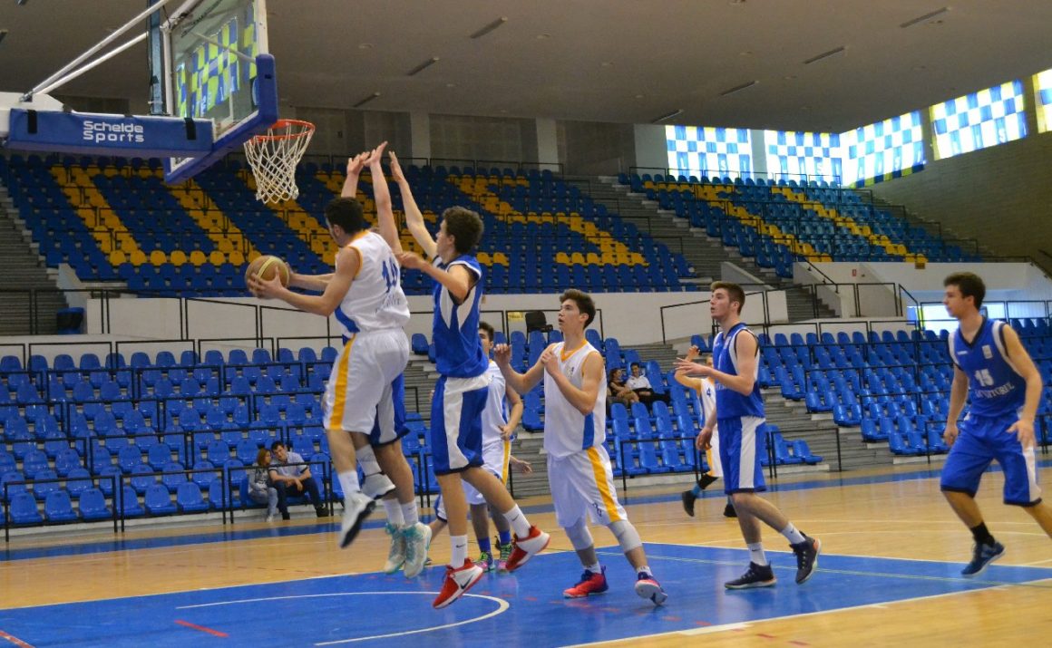 Baschet „U18”: eşec în derbi, dar lupta pentru calificarea la turneul semifinal continuă!