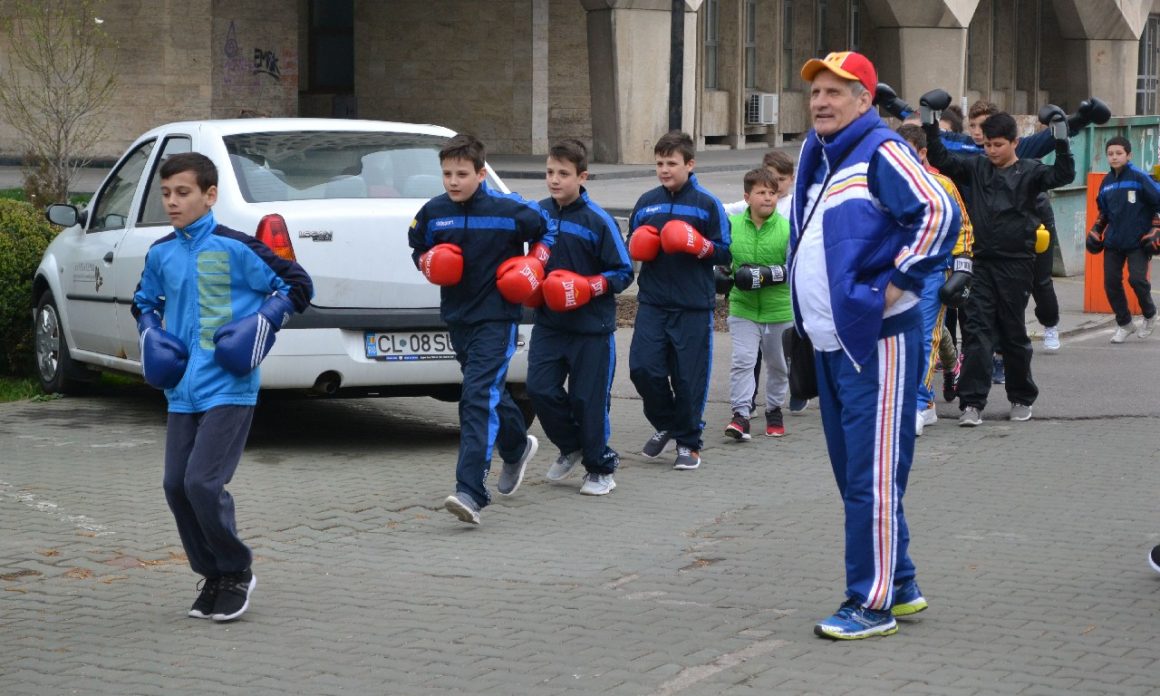 Boxerii de la CSM Ploieşti s-au antrenat în centrul oraşului!