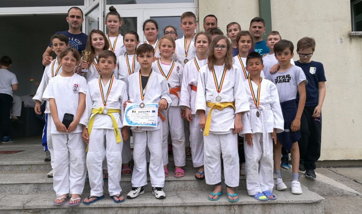 Judoka de la CSM-CFR-CSŞ Ploieşti, 14 medalii la Cupa Măgura!