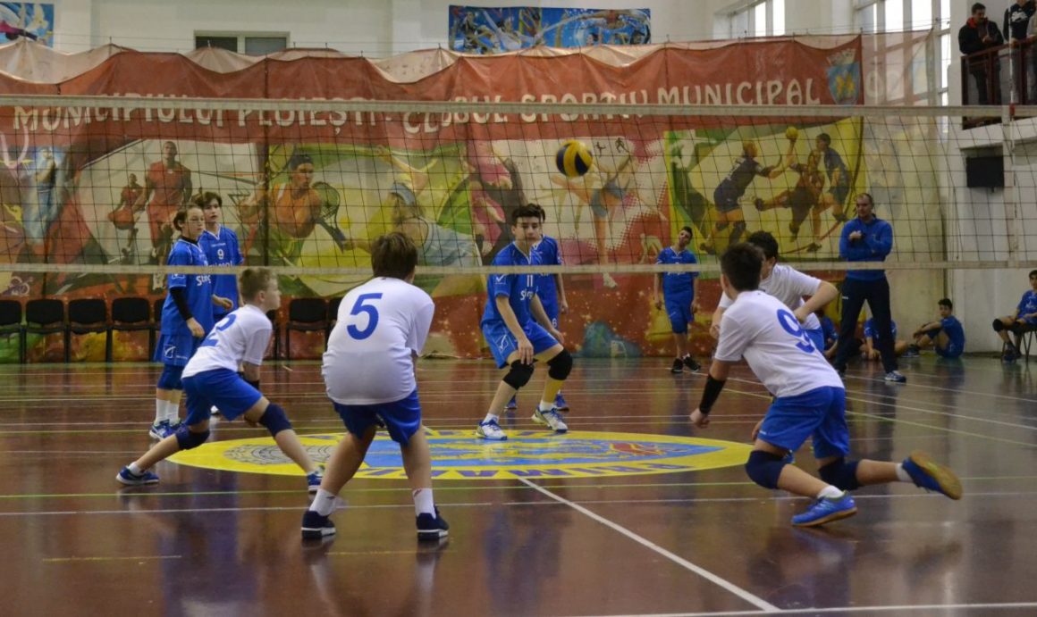 A fost maraton de mini-volei, în weekend, în Sala “Leonard Doroftei”!