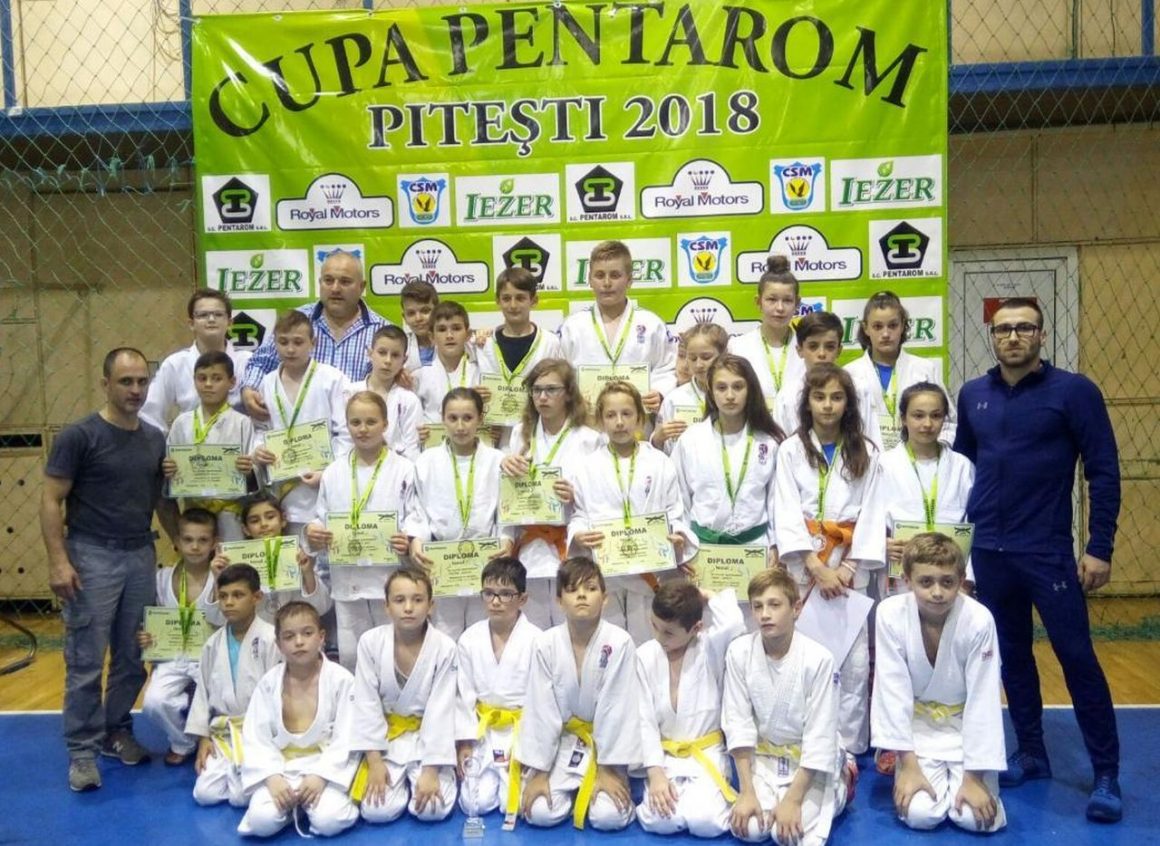 Micii judoka de la CSM-CFR-CSŞ Ploieşti, 19 medalii la Cupa Pentarom, de la Piteşti!
