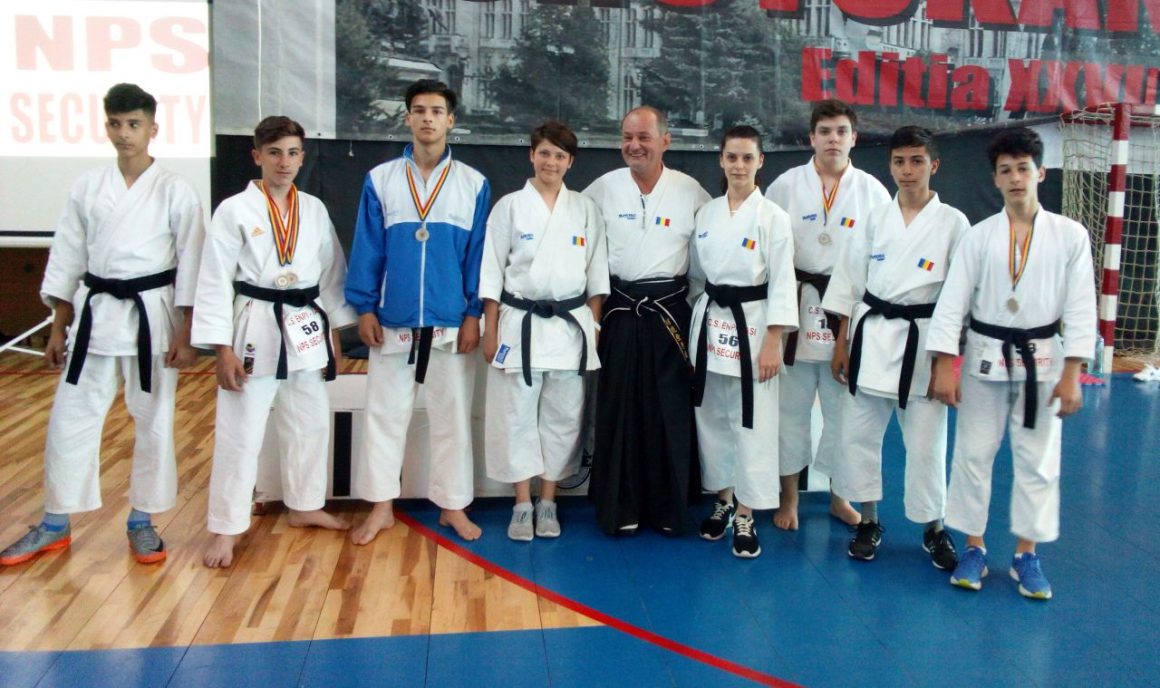 Sportivii de la CSM Ploieşti, 9 medalii la Campionatului Naţional de Karate Tradiţional!