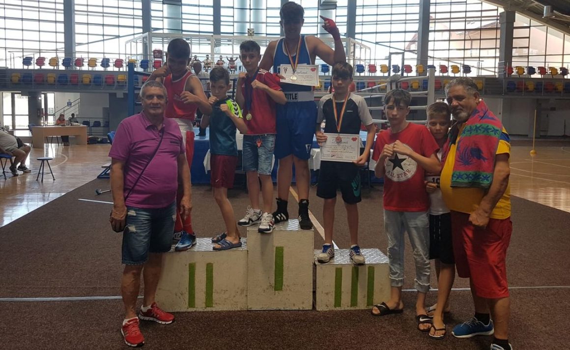 Boxeriii de la CSM Ploieşti, 5 medalii obţinute la Cupa României pentru cadeţi şi juniori II!