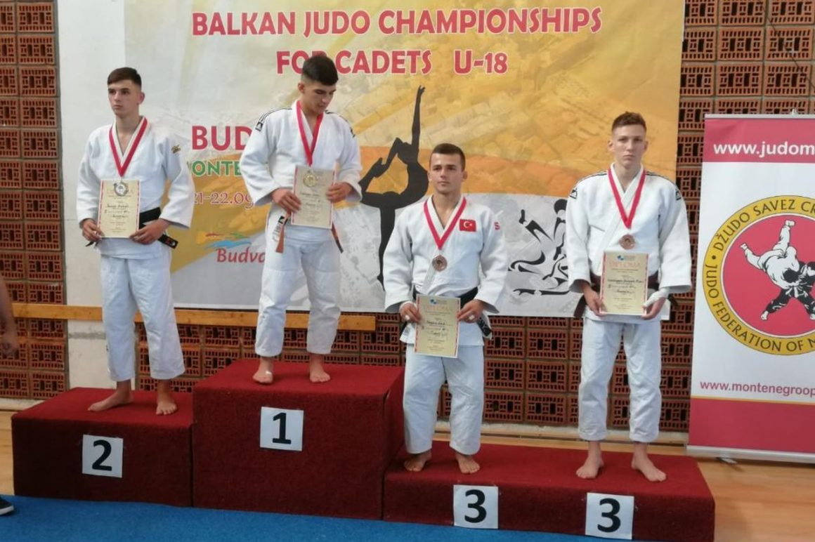 Judoka Vladimir Grădinariu, medalie de bronz la Campionatele Balcanice „U18”, de la Budva!