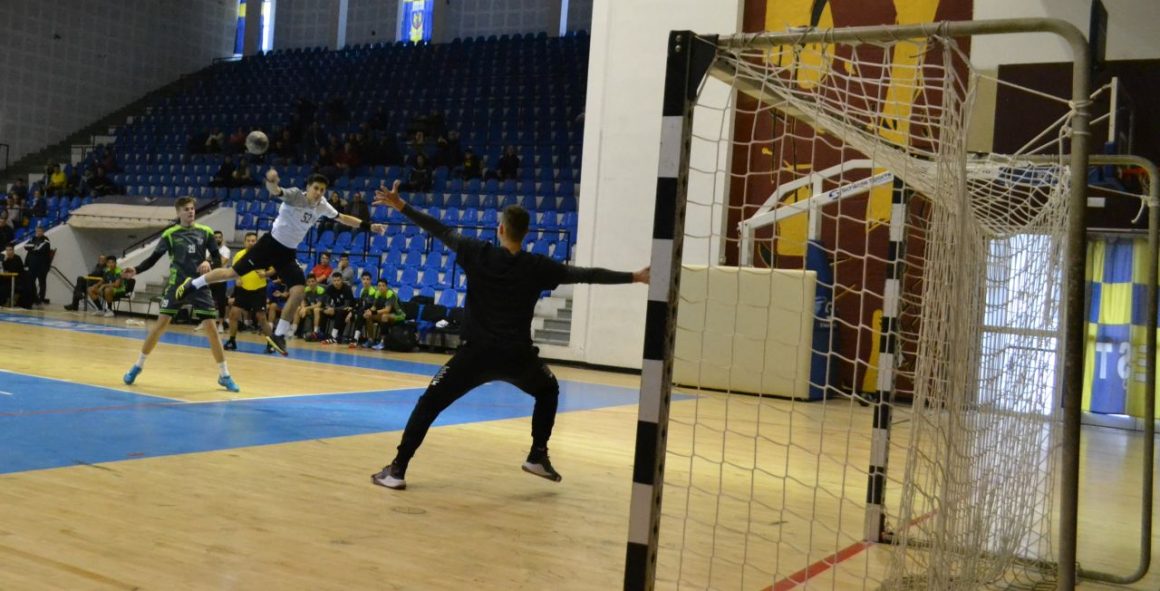 Echipa de handbal juniori 1, derbi fără emoţii cu ACS Tonus Bucureşti: 37-23!