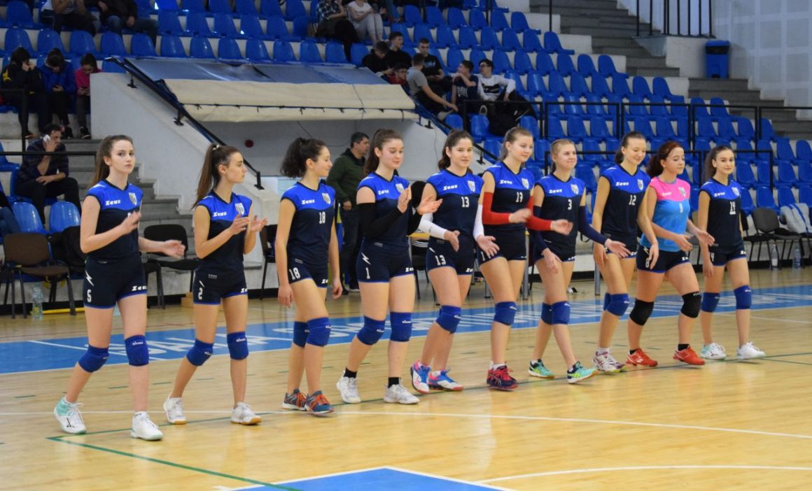 Final de sezon pentru două dintre echipele de volei ale clubului