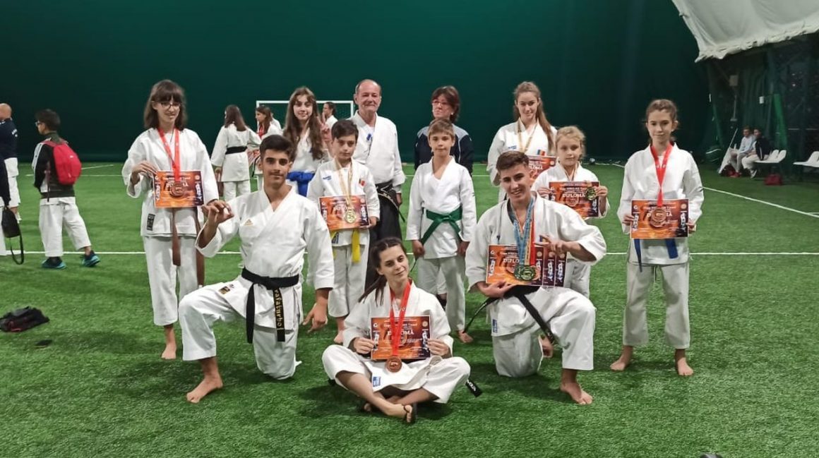 Sportivii de la CSM Ploieşti, 9 medalii obţinute la Cupa oraşului Tecuci la Karate Tradiţional!