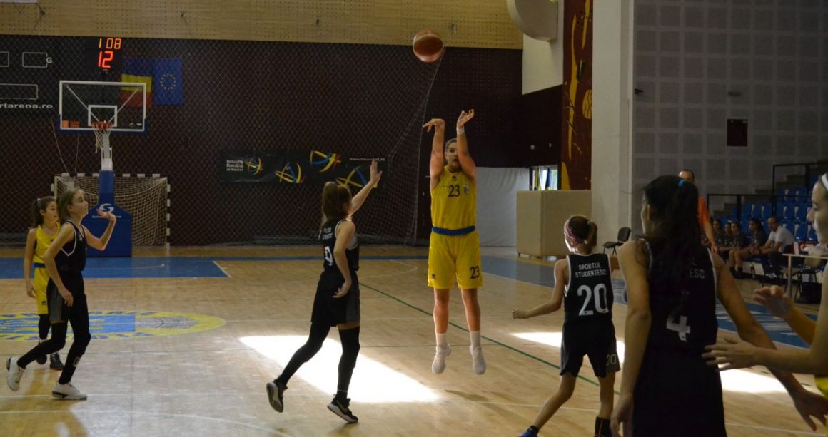 Echipa de baschet fete „U15”, debut de sezon în Sala Sporturilor Olimpia!
