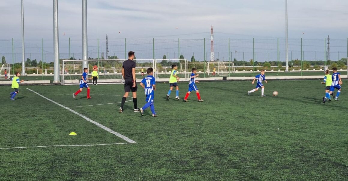 Fotbal: juniorii mici au debutat cu victorii la scor în Campionatul Judeţean!