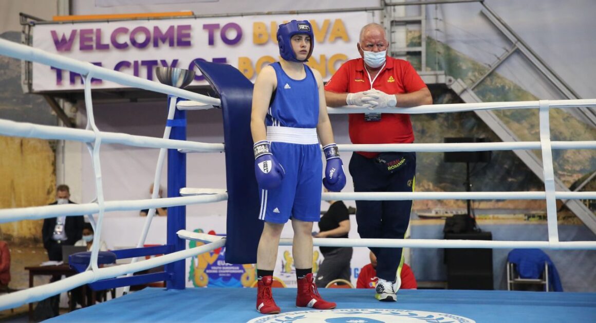 Livia Botica boxează pentru România la Campionatele Europene de Tineret de la Sofia!