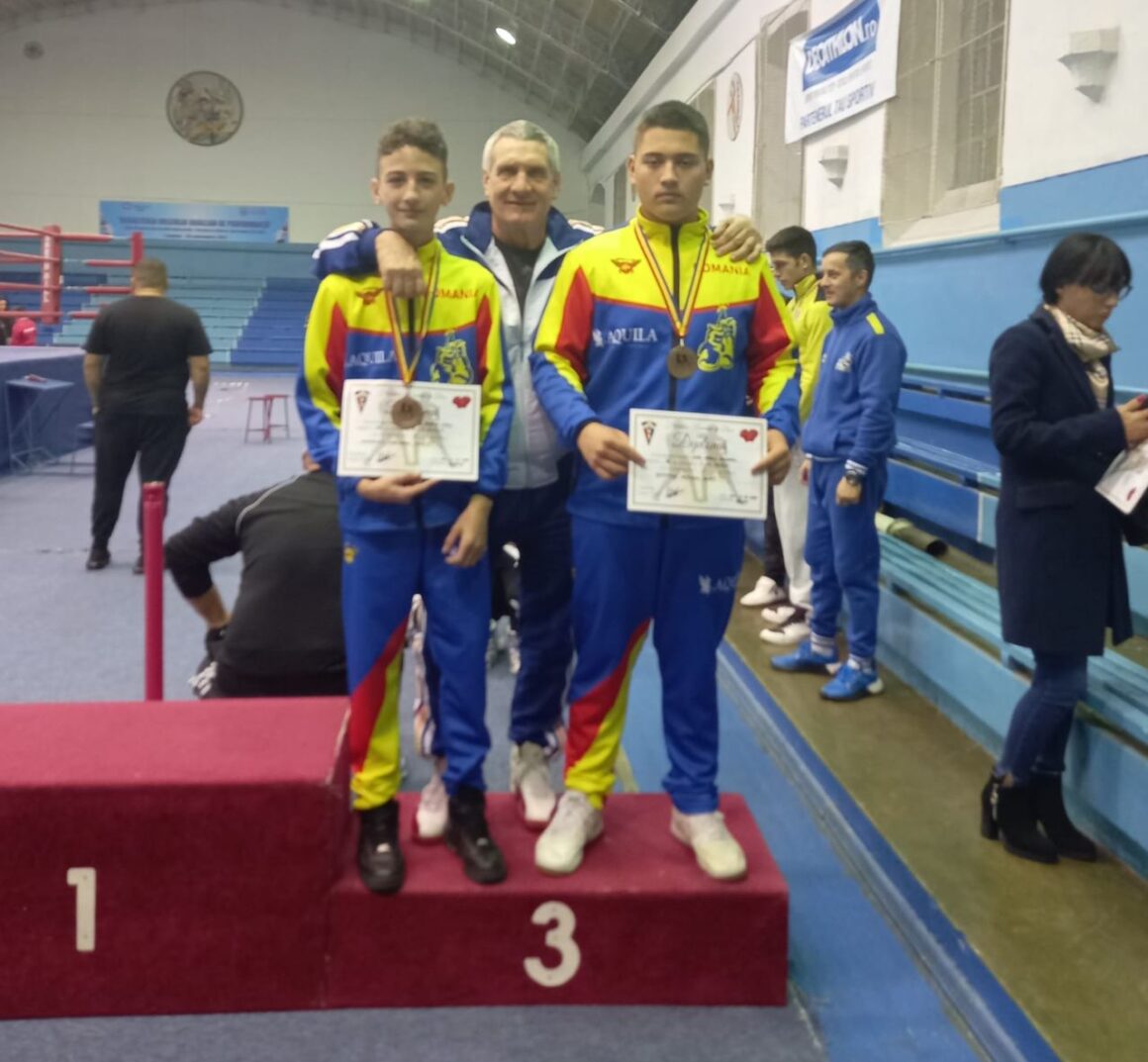 Box: Fabian Stroe şi Darius Popa, medaliaţi cu bronz la Campionatul Naţional de Cadeţi!