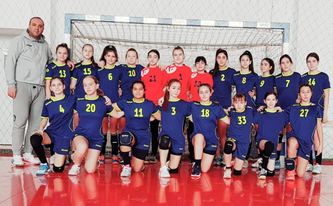 Handbal: debut oficial de sezon, duminică, la Mizil, pentru junioarele 4 ale clubului!