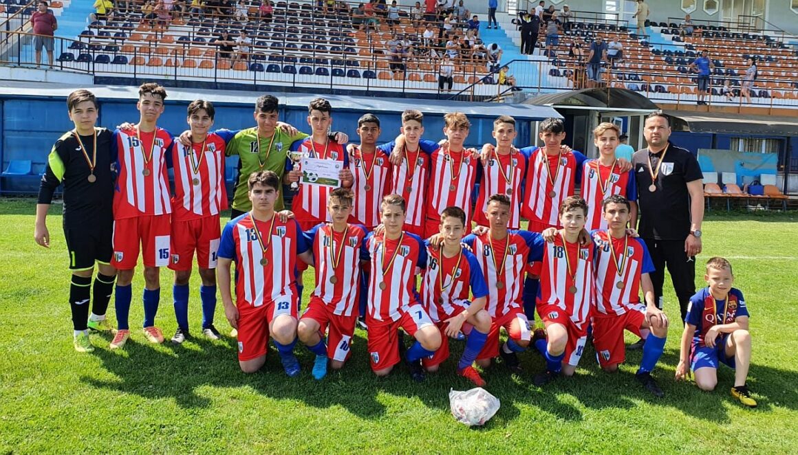 Echipa de fotbal juniori C, medaliată cu bronz în campionatul organizat de AJF Prahova!