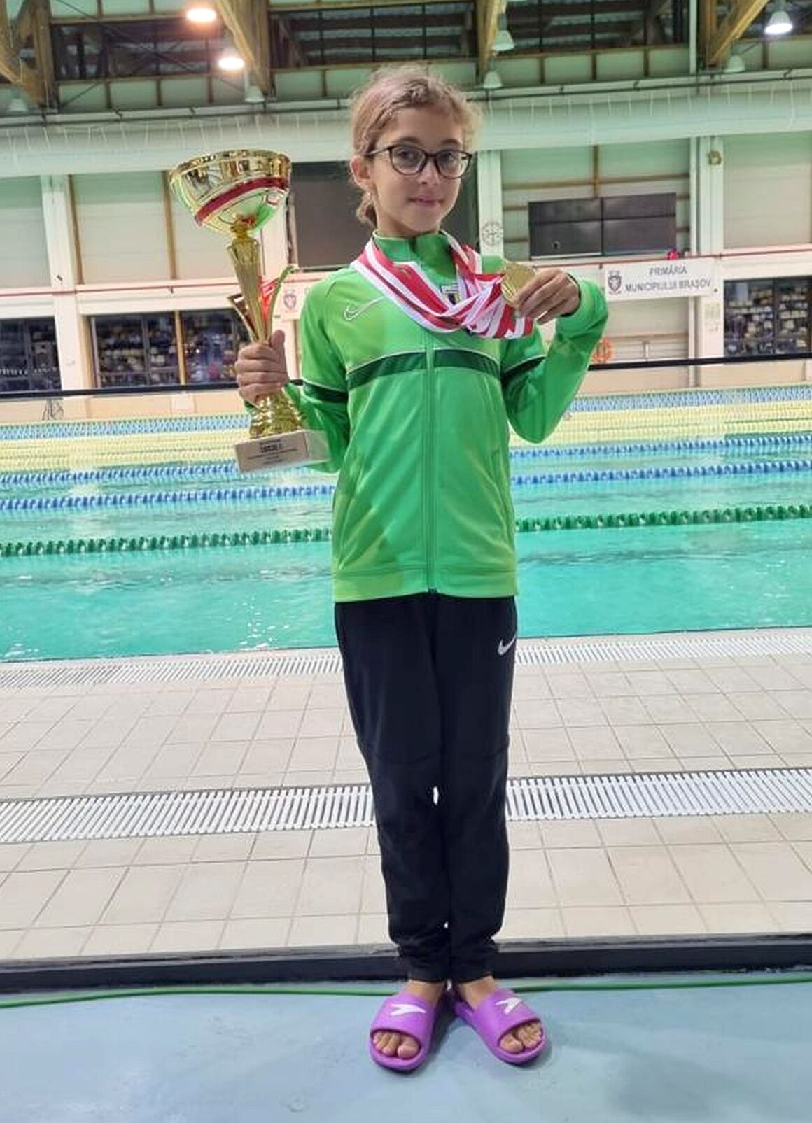Înot: Alexandra Dosaru, 5 medalii de aur cucerite la Cupa „Hyperion”, de la Braşov!