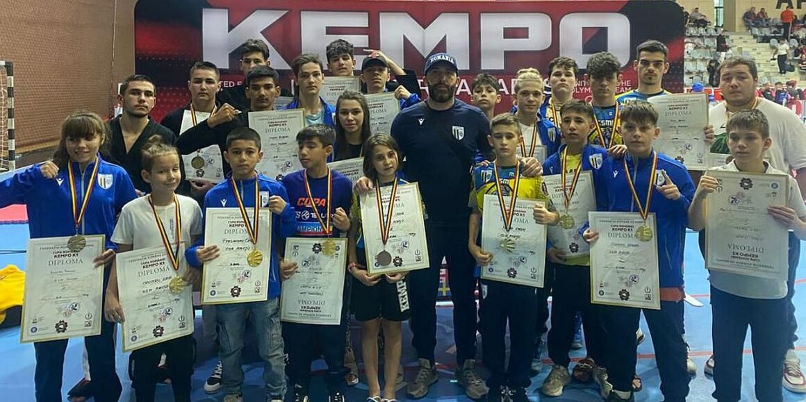 Kempo, kickboxing: 16 medalii obţinute de sportivii de la CSM Ploieşti la Cupa României!