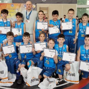 Echipa de baschet „U12”, pe locul al 3-lea la Cupa Ferroli, de la Bucureşti!