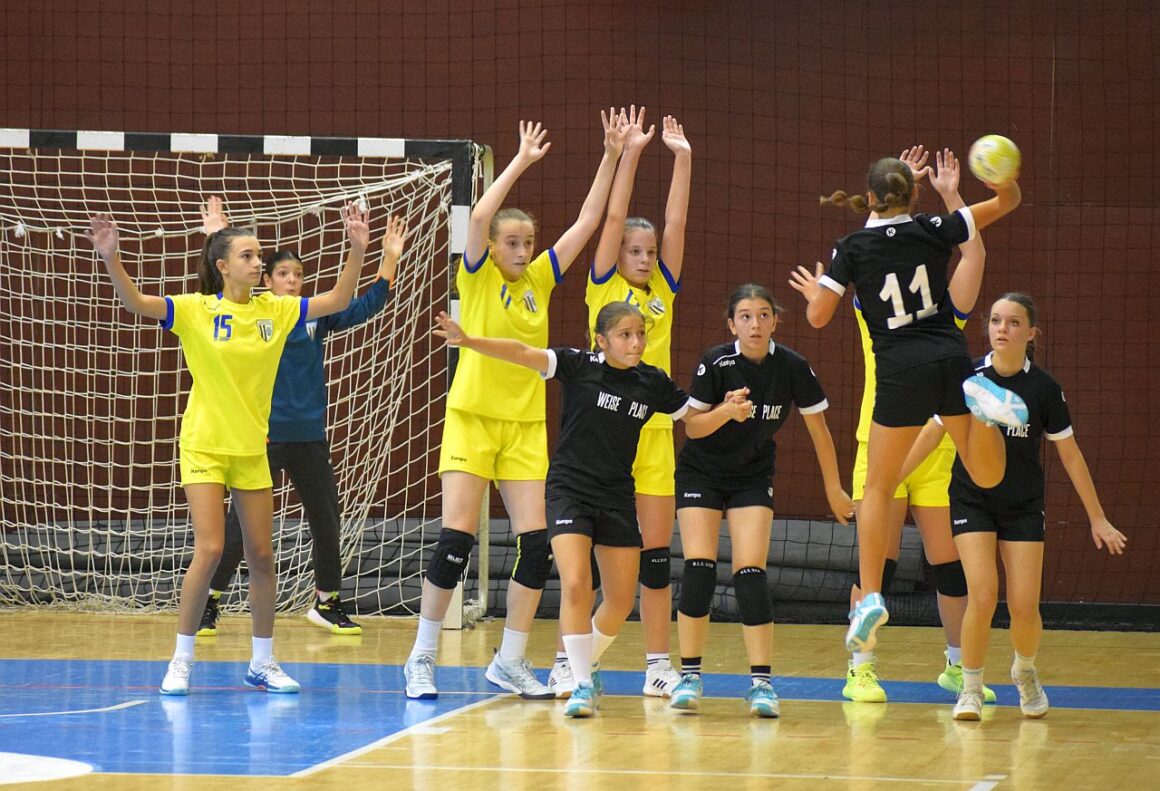 Trei meciuri, trei succese pentru echipele de handbal juniori ale CSM Ploieşti!