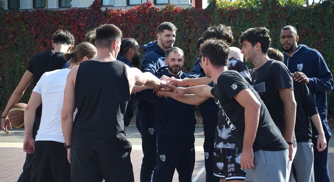 Surpriză la Colegiul Naţional „Mihai Viteazul”: când ora de sport se transformă în baschet „3×3”!