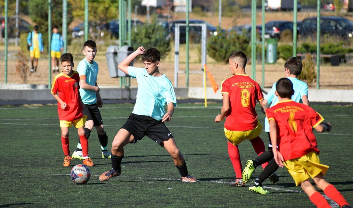 Săptămână cu patru victorii şi două înfrângeri pentru echipele de fotbal ale CSM Ploieşti