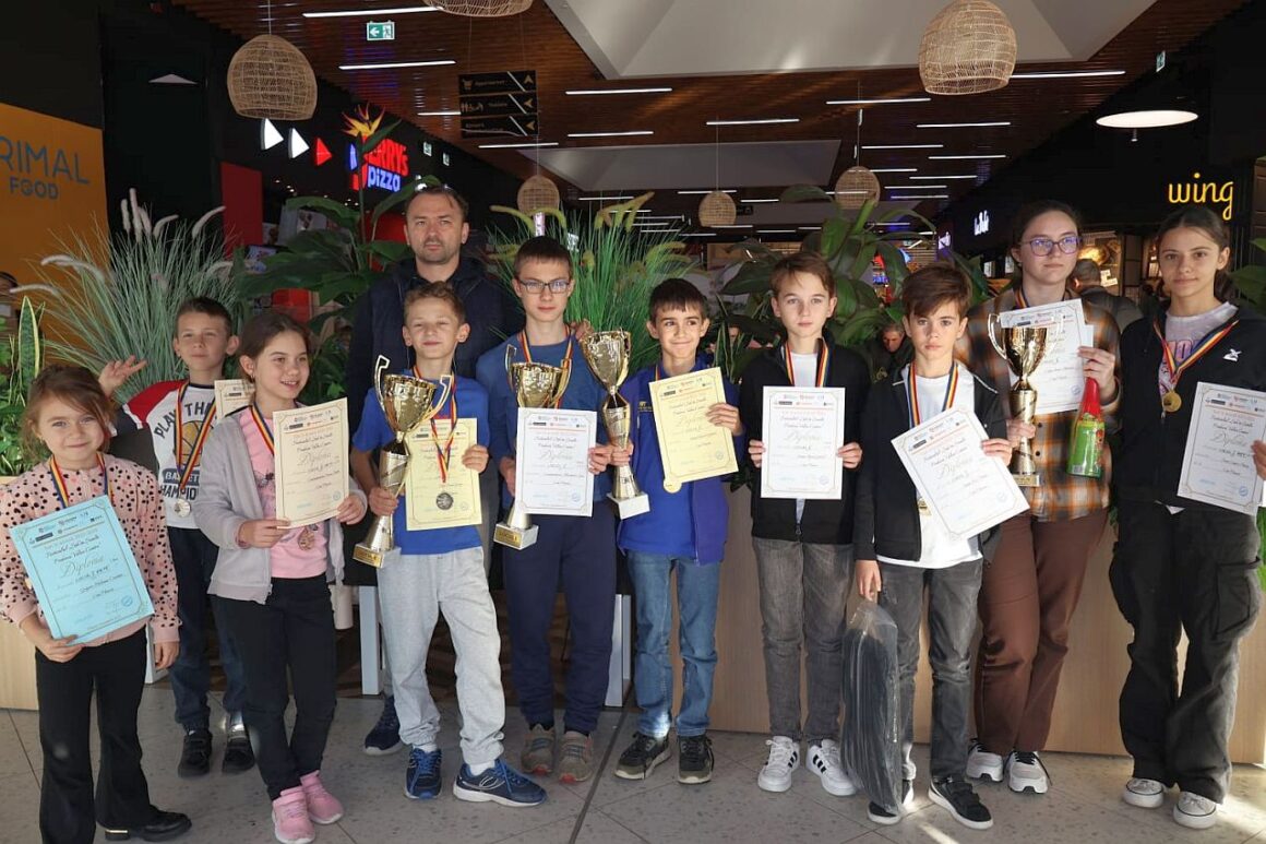 Weekend cu 14 medalii pentru sportivii secţiei de şah a CSM Ploieşti!