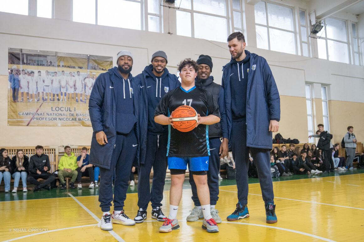 Olimpiada Naţională a Sportului Şcolar, prilej de vizită la „Mihai Viteazul” pentru baschetbaliştii de la CSM Petrolul Ploieşti!