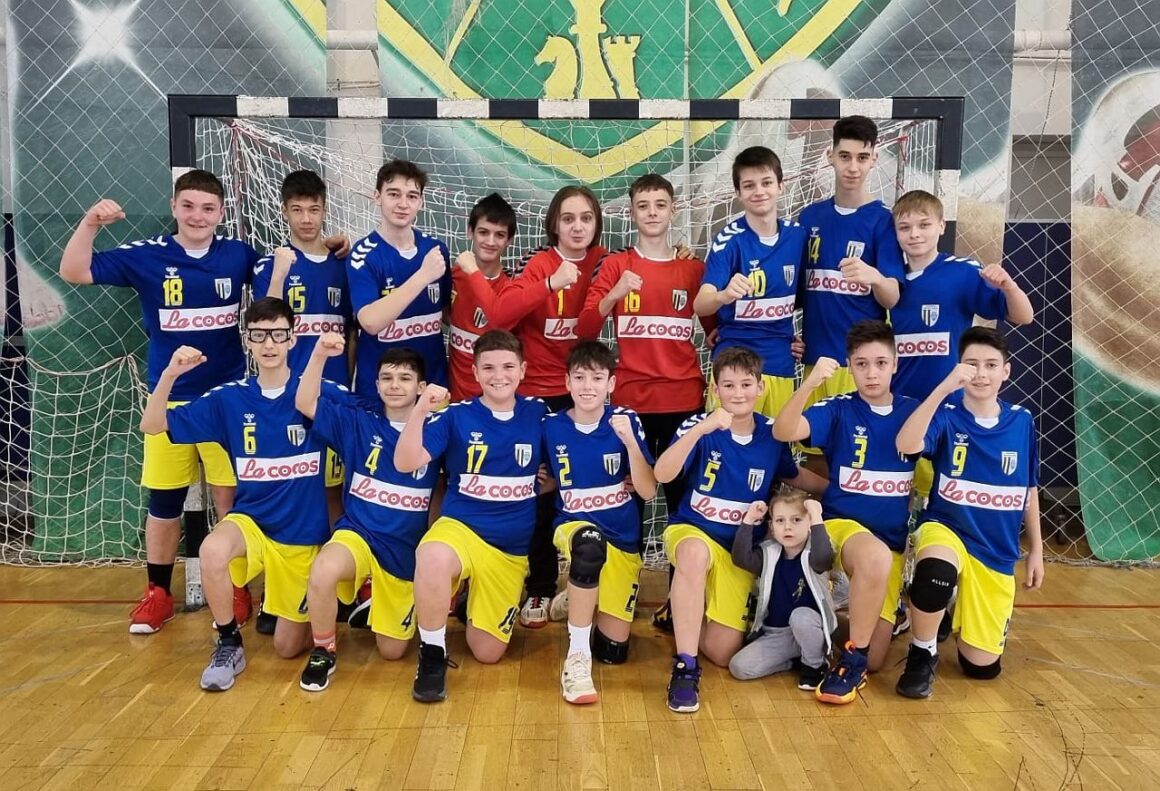Victorie la final de sezon pentru echipa de handbal juniori 3 a CSM Ploieşti