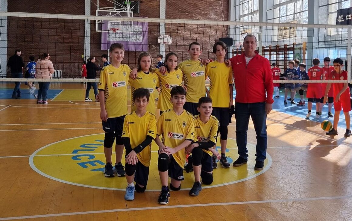 Echipa de minivolei băieţi s-a calificat pentru Faza Semifinală a campionatului!