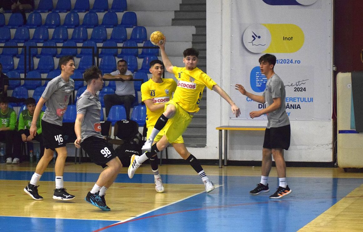 Handbal: victorii importante pentru juniorii 1 şi 2 ai clubului în cursa pentru calificarea la Turneele Finale!