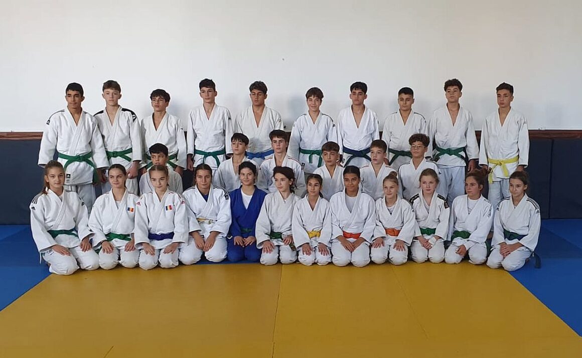 CSM-CFR-CSŞ Ploieşti s-a calificat pentru etapa finală a Campionatului Naţional pe Echipe Mixt „U14”!