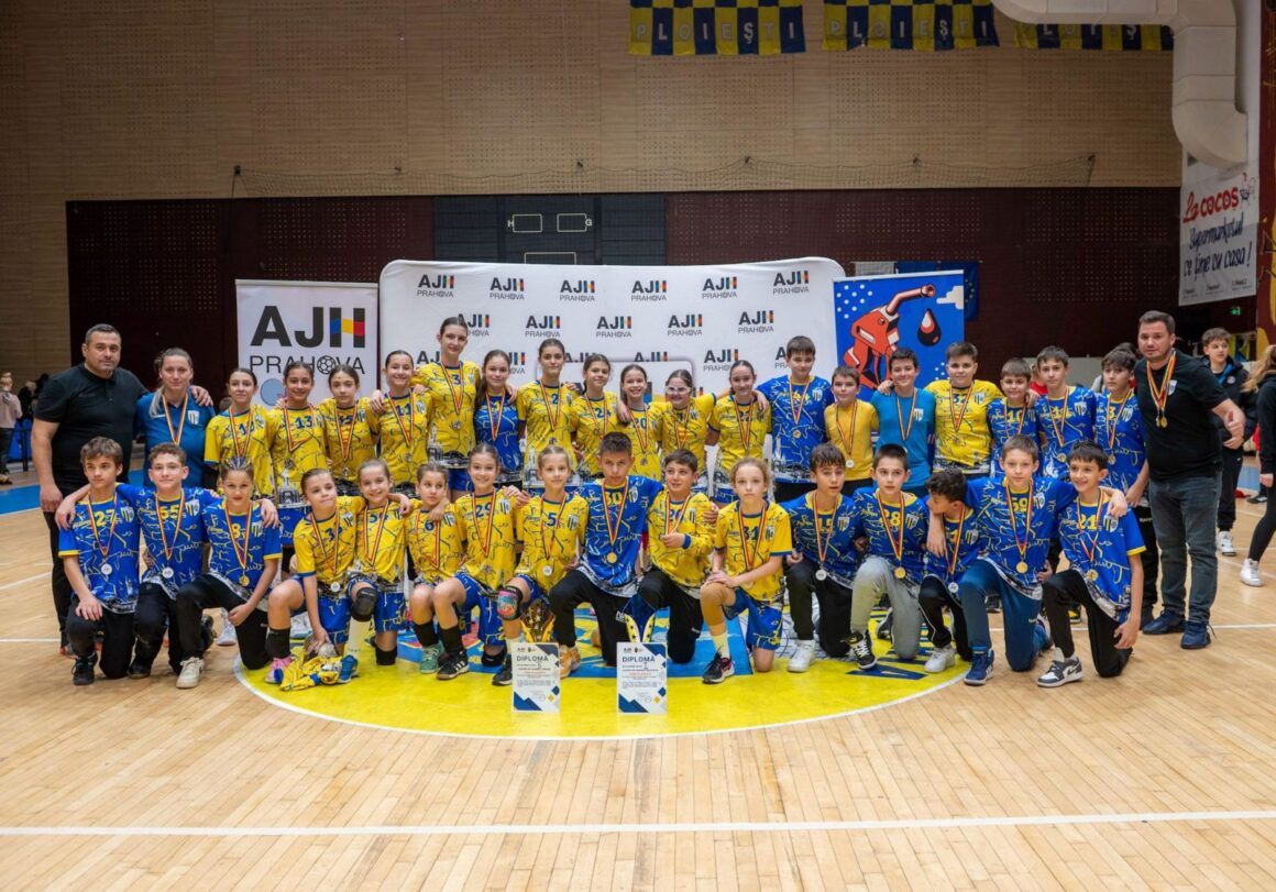 Handbal, juniori 4: băieţii, pe locul 1, fetele, pe locul al 2-lea la Cupa Prahova!