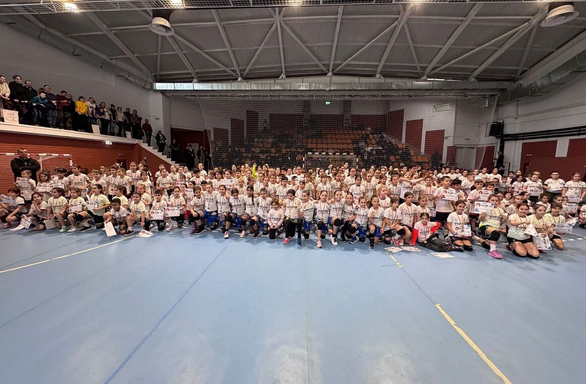 CSM Ploieşti, prezentă cu 3 echipe la Festivalul Naţional de Baby Handbal de la Plopeni!