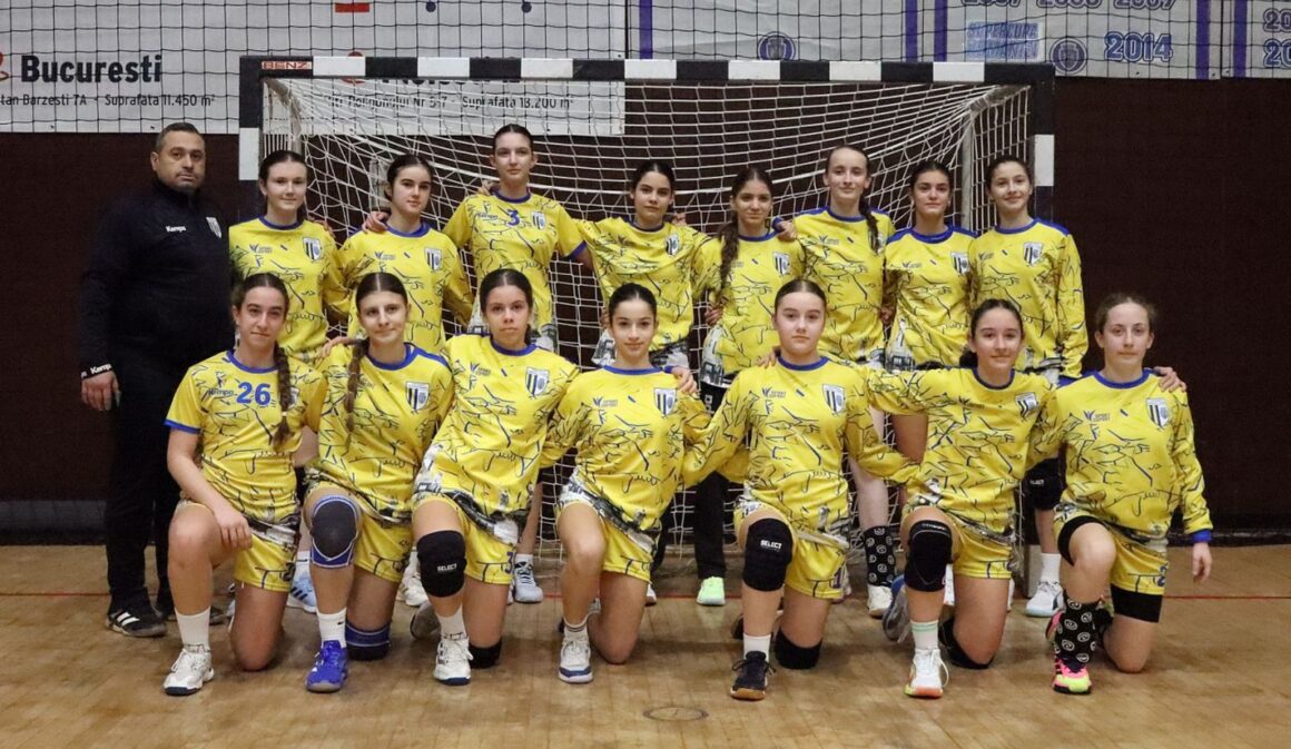 Echipa de handbal junioare 3, antrenament cu public în „Olimpia”: 49-15 cu Victoria Ţăndărei!