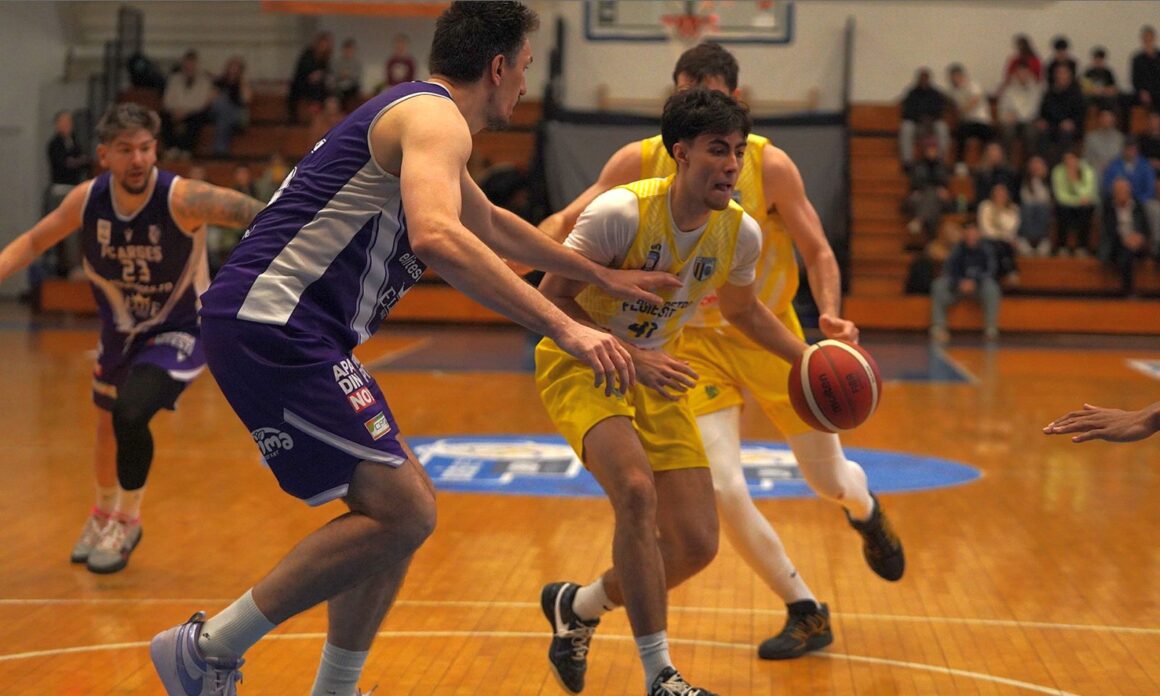 CSM BBA Petrolul Ploieşti, învinsă în ultima secundă de FC Argeş Piteşti: 83-85!