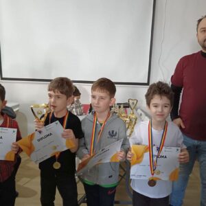 Weekend cu 6 medalii pentru sportivii secţiei de şah a CSM Ploieşti!