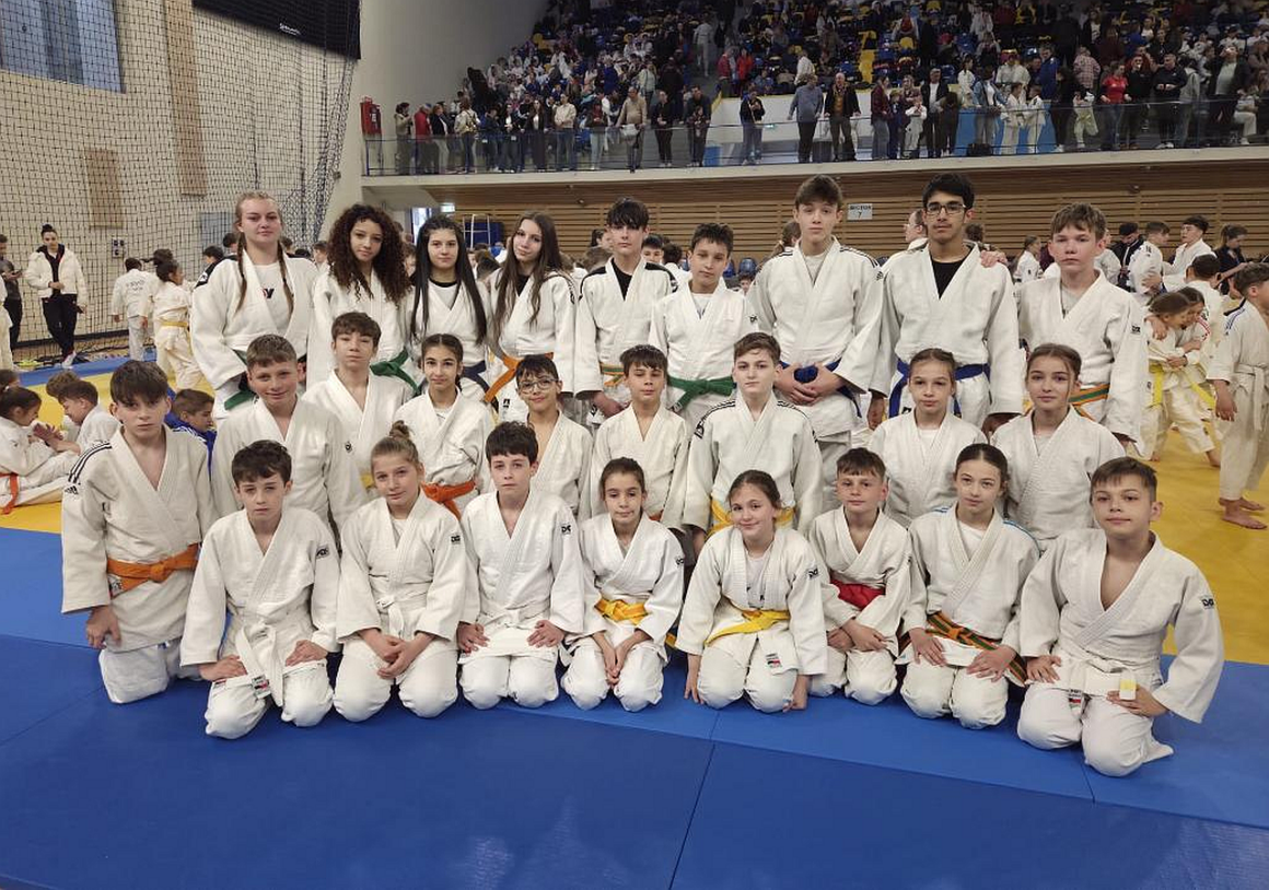 15 medalii pentru sportivii de la CSM-CFR-CSŞ Ploieşti la Turneul Internaţional „Cupa Judo Kids Braşov”!