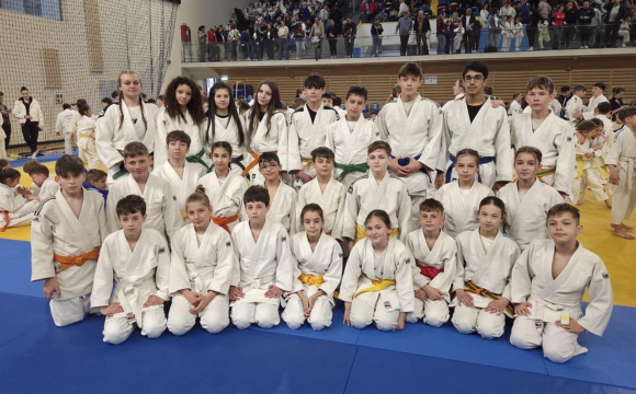 15 medalii pentru sportivii de la CSM-CFR-CSŞ Ploieşti la Turneul Internaţional „Cupa Judo Kids Braşov”!