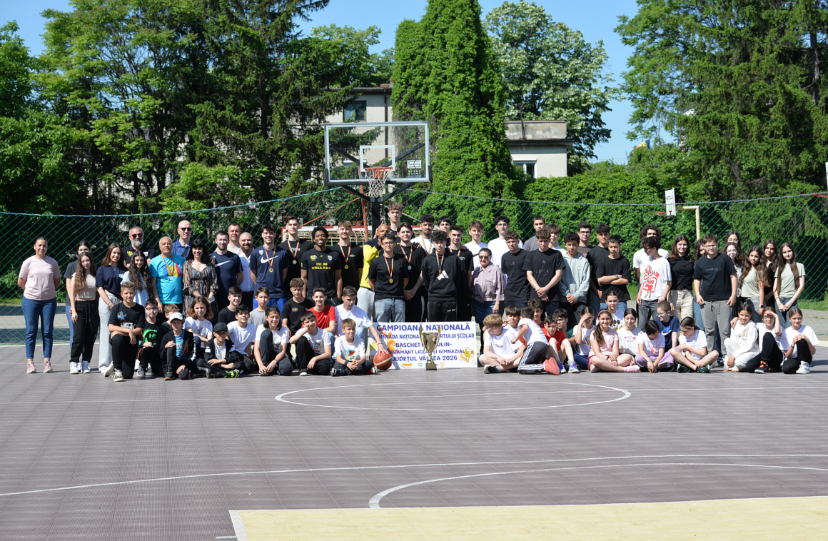 Vizită la Colegiul Naţional „Mihai Viteazul”: ora de sport cu baschetbaliştii de la CSM BBA Petrolul Ploieşti! Vizită la Colegiul Naţional „Mihai Viteazul”: ora de sport cu baschetbaliştii de la CSM BBA Petrolul Ploieşti!