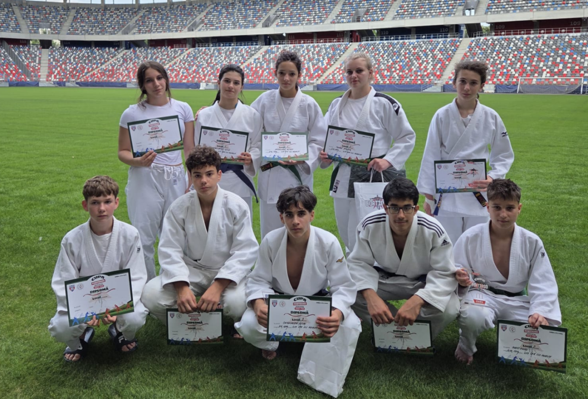 Sportivii secţiei de judo a CSM-CFR-CSŞ Ploieşti, 15 medalii obţinute la Cupa Fortzoso! Sportivii secţiei de judo a CSM-CFR-CSŞ Ploieşti, 15 medalii obţinute la Cupa Fortzoso!