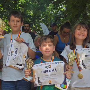 Weekend cu 14 medalii pentru sportivii secţiei de şah a CSM Ploieşti