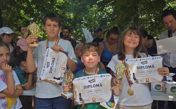 Weekend cu 14 medalii pentru sportivii secţiei de şah a CSM Ploieşti