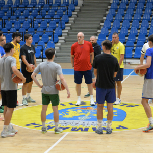 Start cu 13 jucători pentru echipa de baschet seniori a clubului!